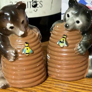 Vintage Bear Salt and Pepper Shakers Honey Pot Bumble Bee Decor Cabin Japan